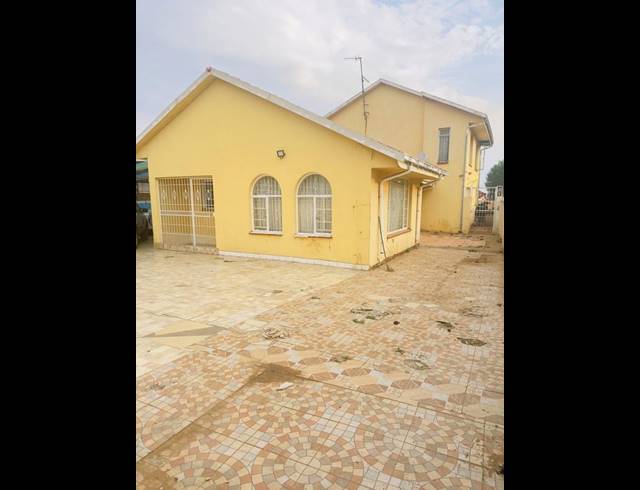 3 BEDROOM HOUSE FOR SALE IN ZAKARIYYA PARK